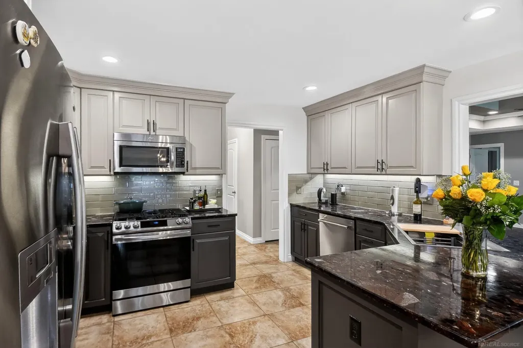 53226 Williams Way Shelby Charter Township MI 48316