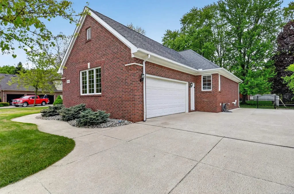 53226 Williams Way Shelby Charter Township MI 48316