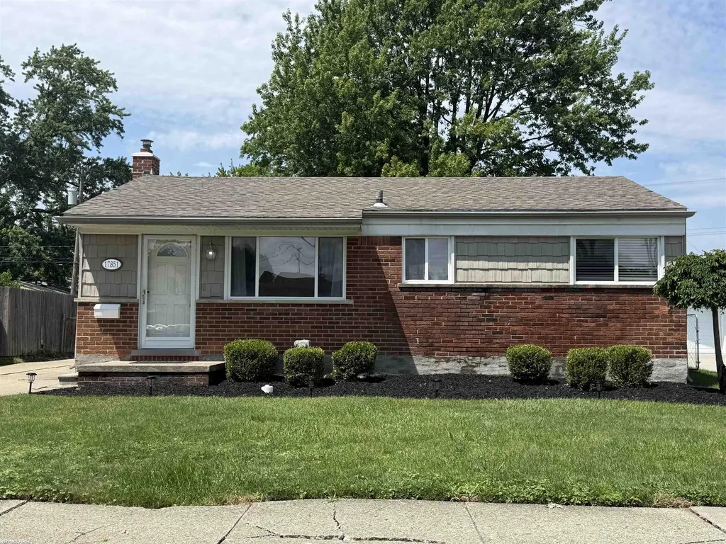 17851 Rainbow Street Fraser City MI 48026