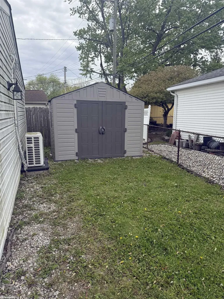 17851 Rainbow Street Fraser City MI 48026