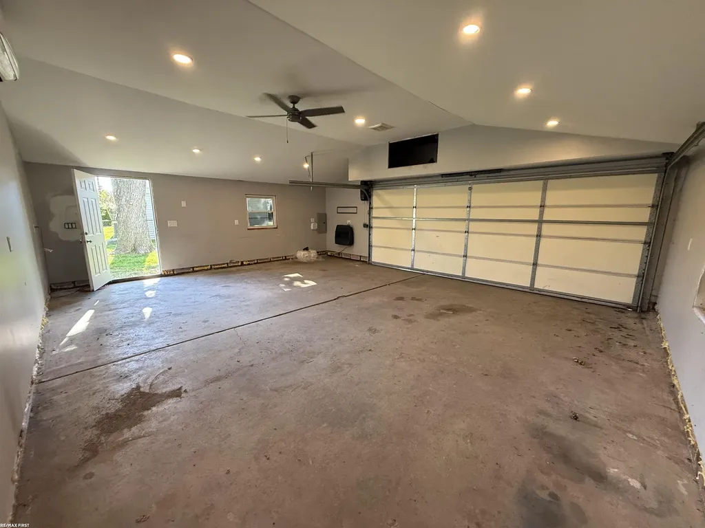 17851 Rainbow Street Fraser City MI 48026