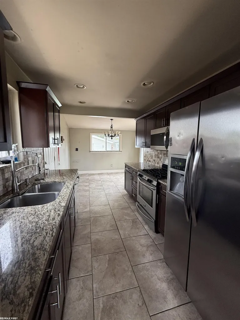 17851 Rainbow Street Fraser City MI 48026