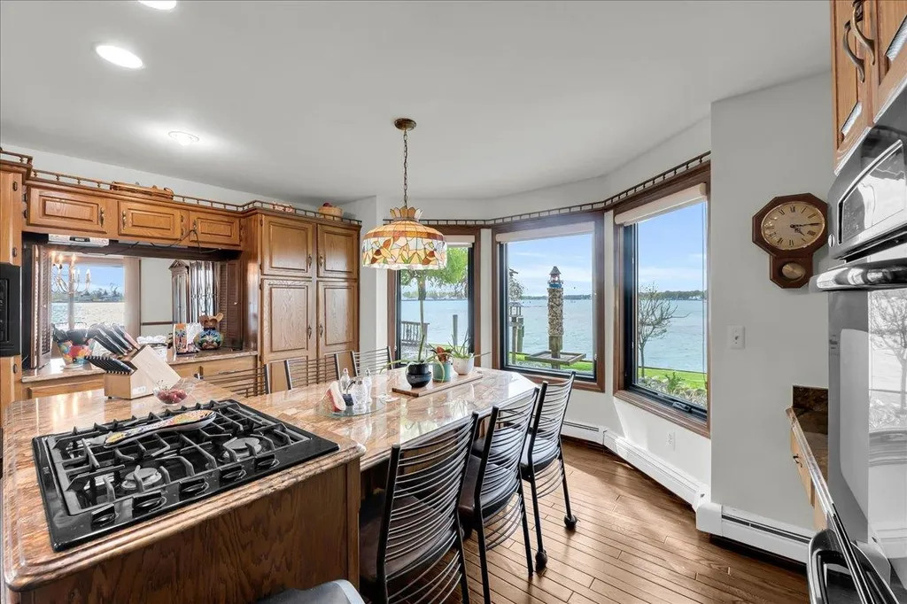 523 Lathrop Avenue Algonac City MI 48001
