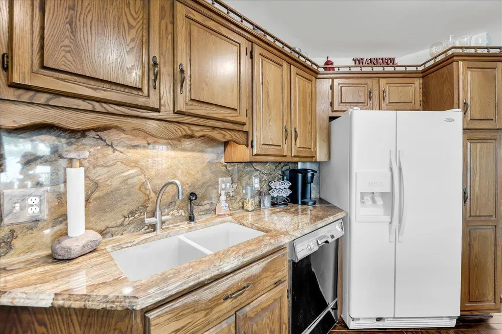 523 Lathrop Avenue Algonac City MI 48001