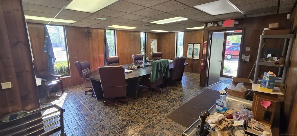 21225 Mullin Avenue Warren City MI 48089