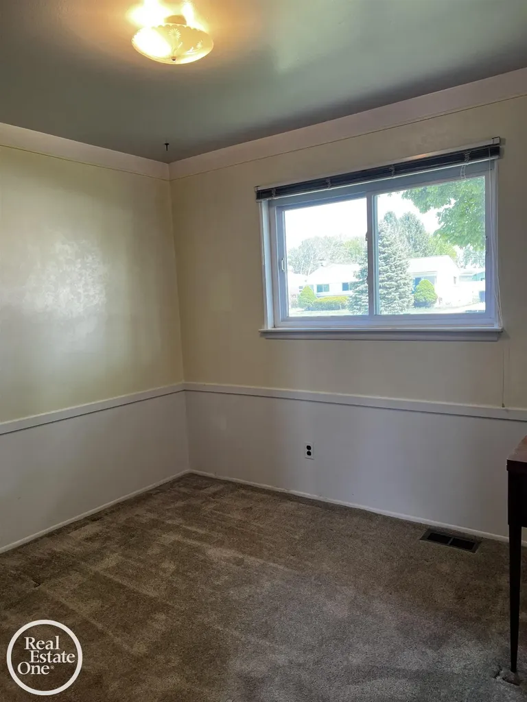 37223 Barrington Drive Sterling Heights City MI 48312