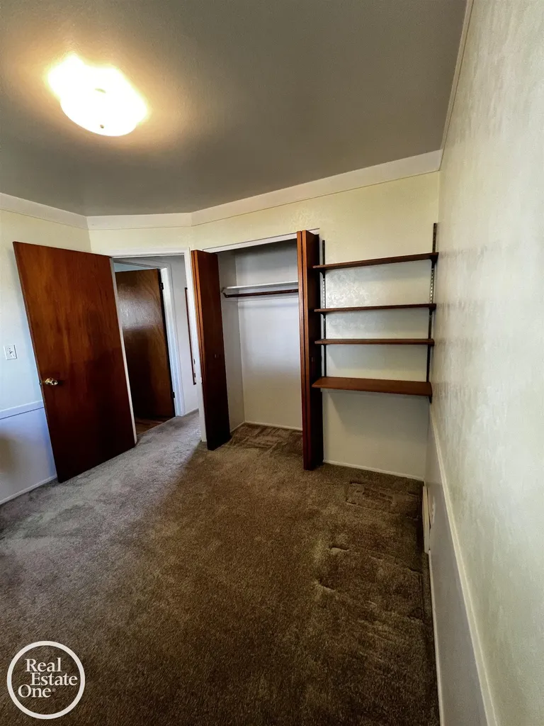 37223 Barrington Drive Sterling Heights City MI 48312