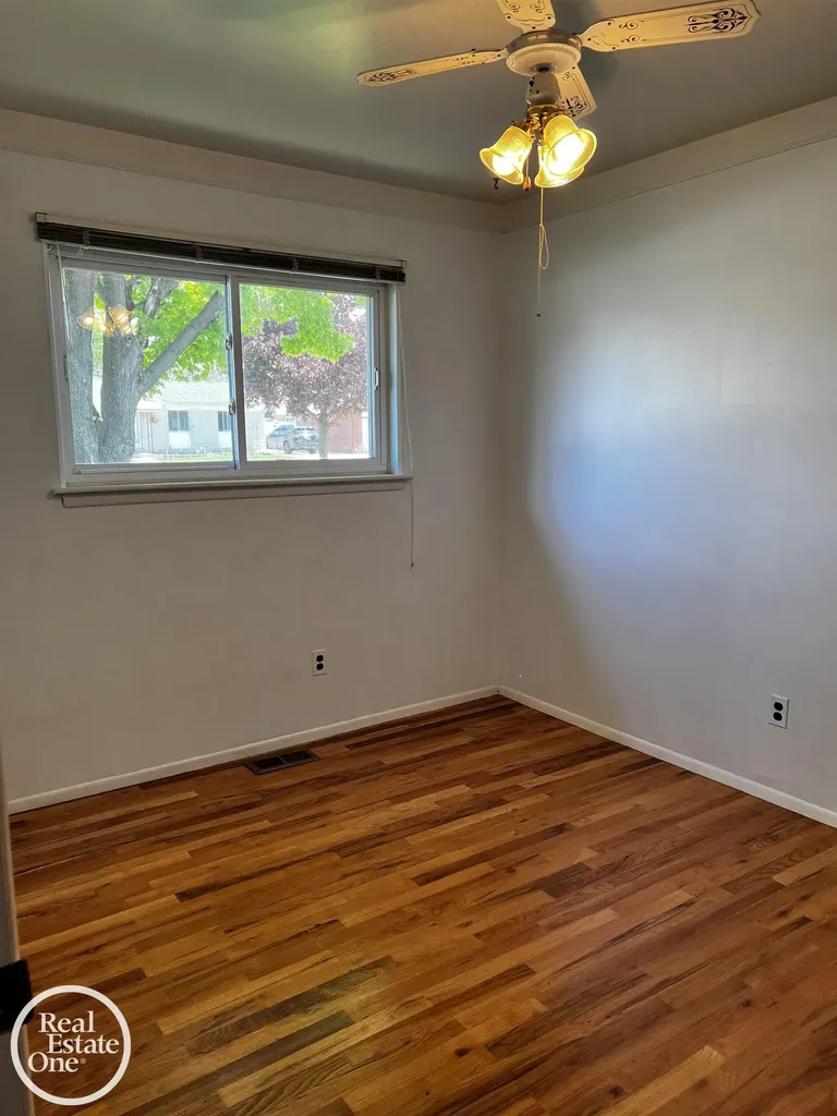 37223 Barrington Drive Sterling Heights City MI 48312