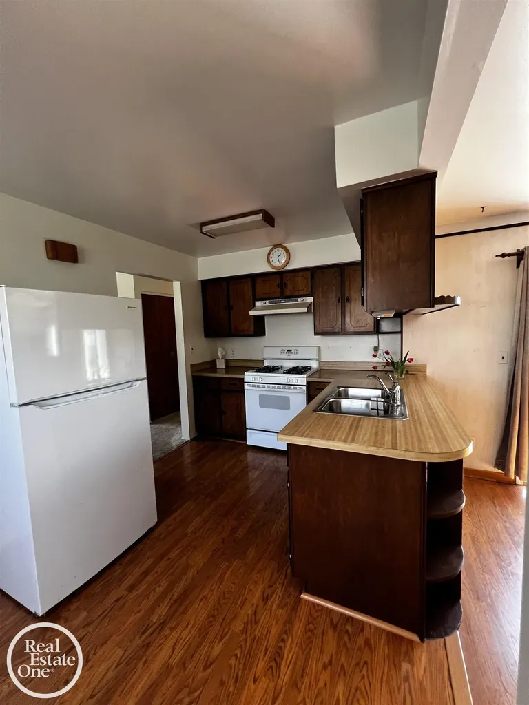 37223 Barrington Drive Sterling Heights City MI 48312