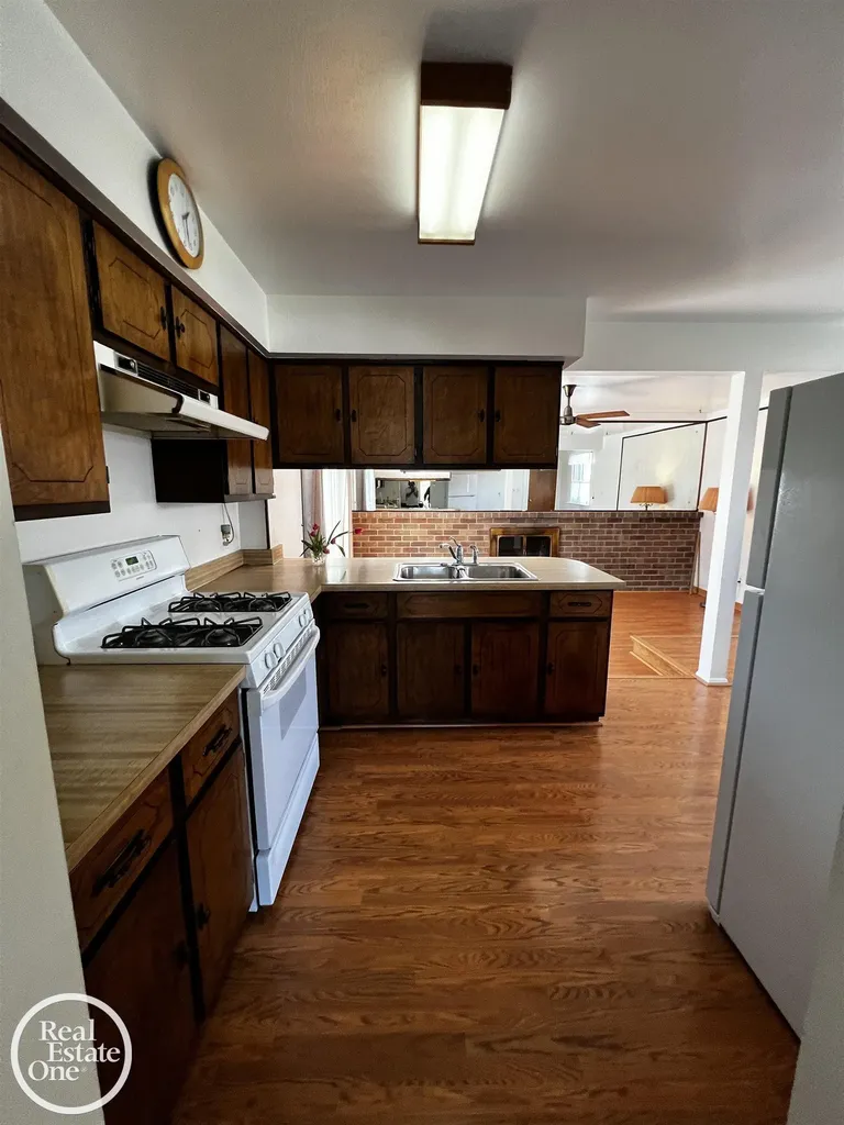 37223 Barrington Drive Sterling Heights City MI 48312
