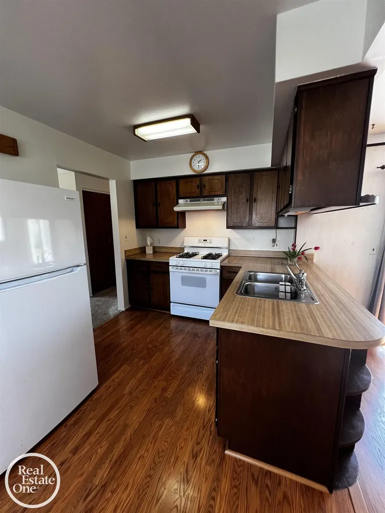 37223 Barrington Drive Sterling Heights City MI 48312
