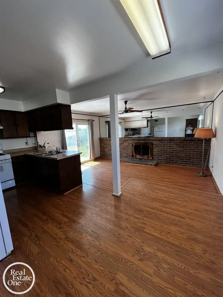 37223 Barrington Drive Sterling Heights City MI 48312