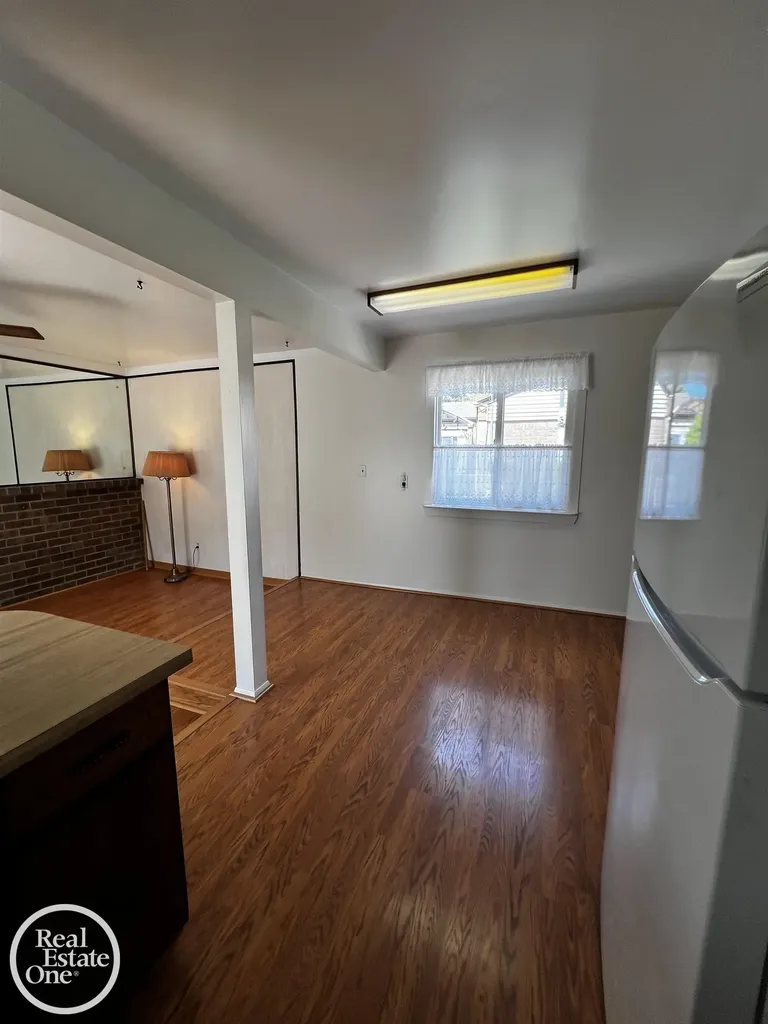 37223 Barrington Drive Sterling Heights City MI 48312