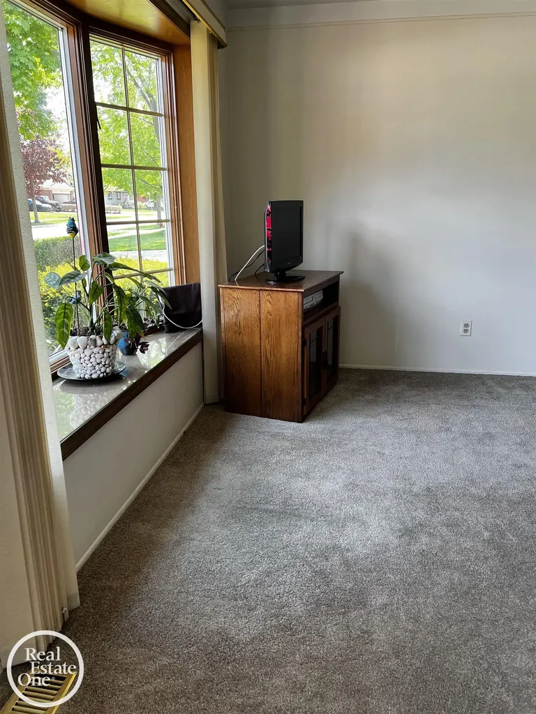 37223 Barrington Drive Sterling Heights City MI 48312