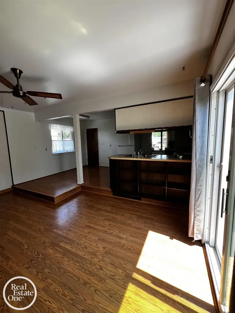 37223 Barrington Drive Sterling Heights City MI 48312
