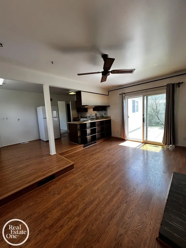 37223 Barrington Drive Sterling Heights City MI 48312