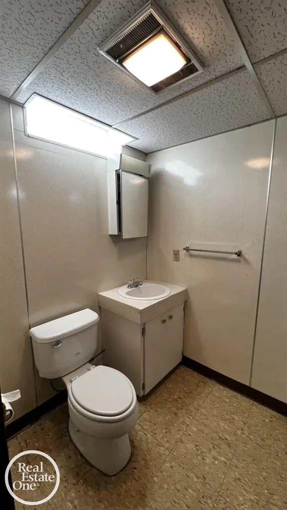 37223 Barrington Drive Sterling Heights City MI 48312
