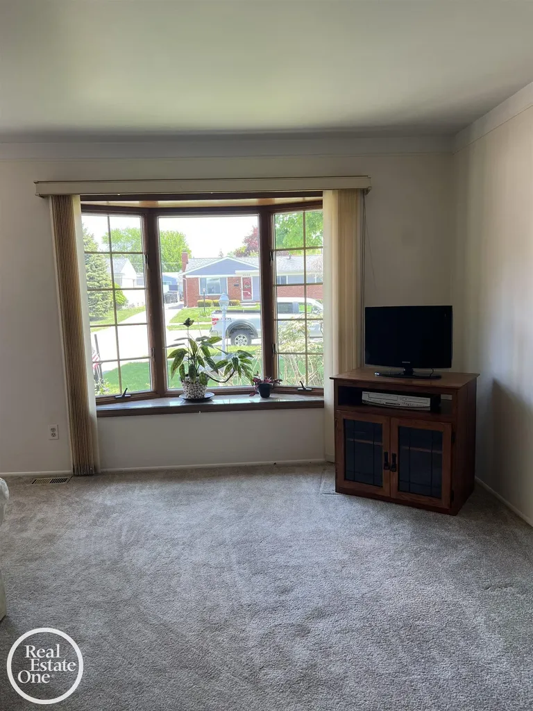 37223 Barrington Drive Sterling Heights City MI 48312