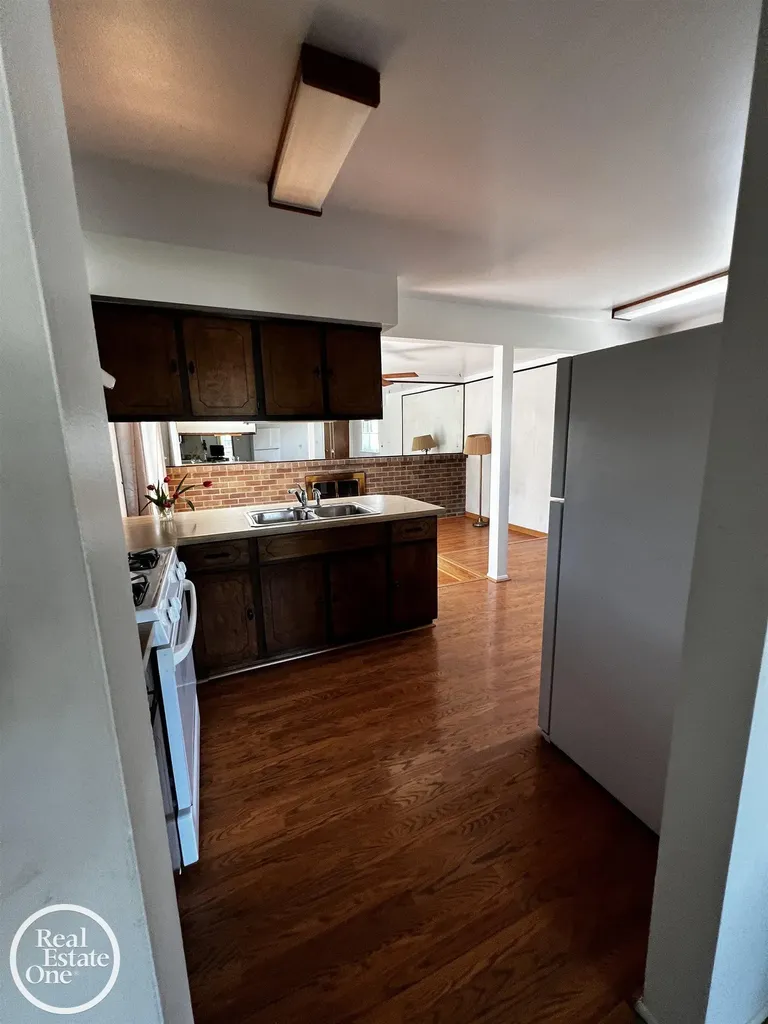 37223 Barrington Drive Sterling Heights City MI 48312