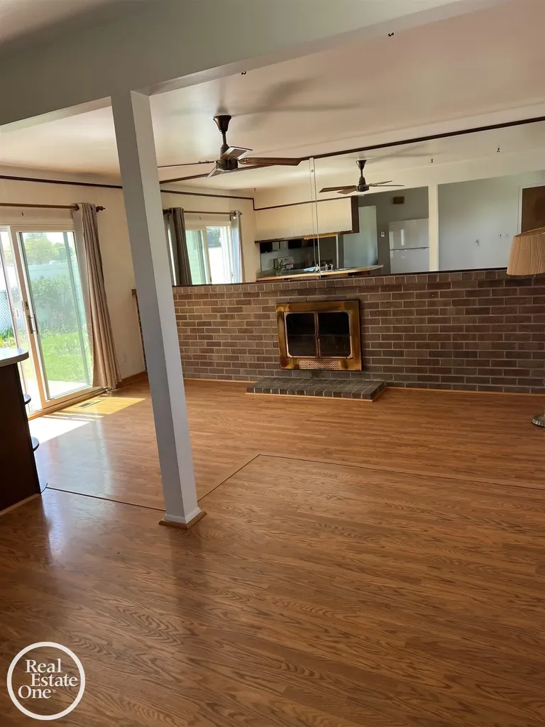 37223 Barrington Drive Sterling Heights City MI 48312