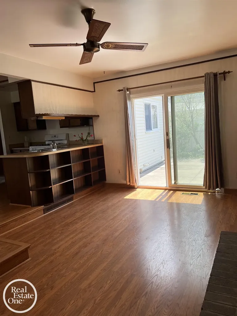 37223 Barrington Drive Sterling Heights City MI 48312