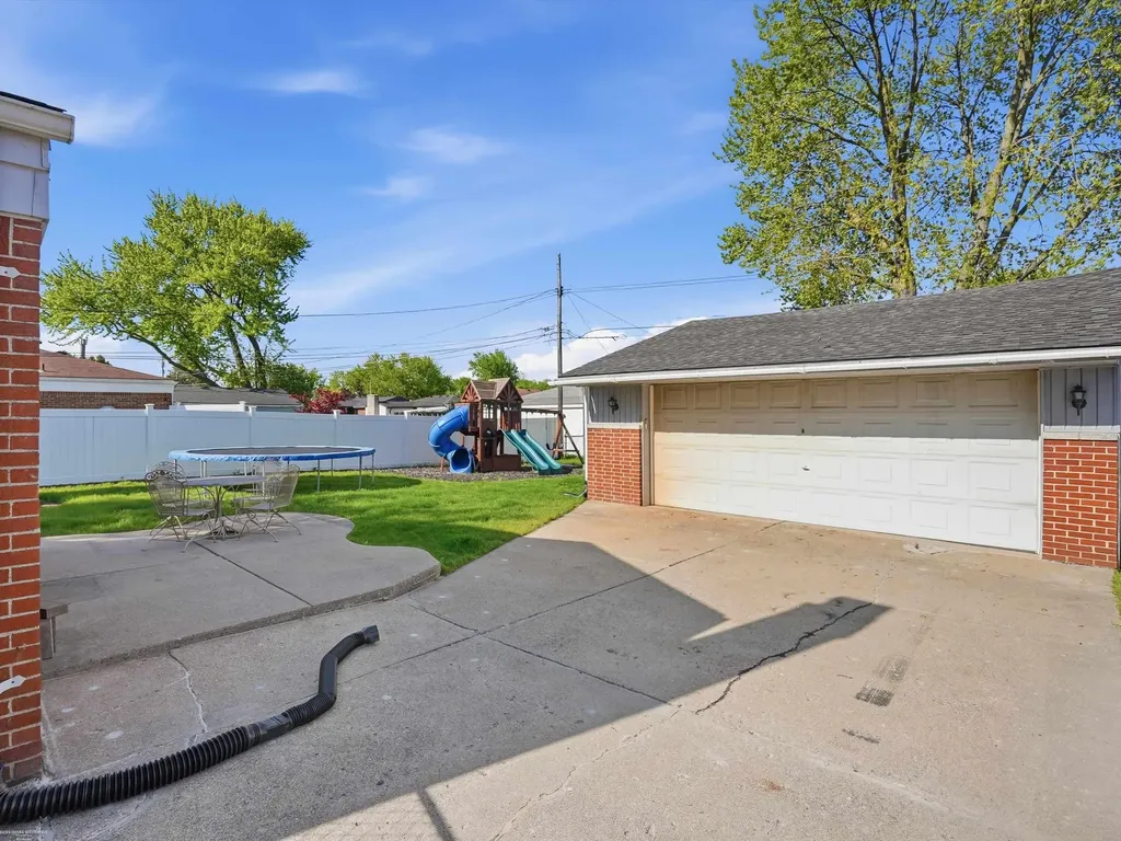 35323 Simco Drive Clinton Charter Township MI 48035