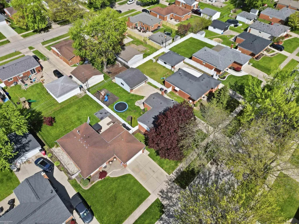 35323 Simco Drive Clinton Charter Township MI 48035