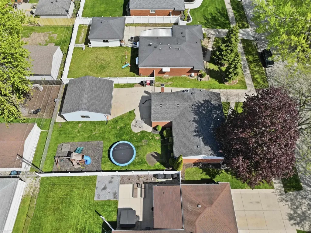 35323 Simco Drive Clinton Charter Township MI 48035