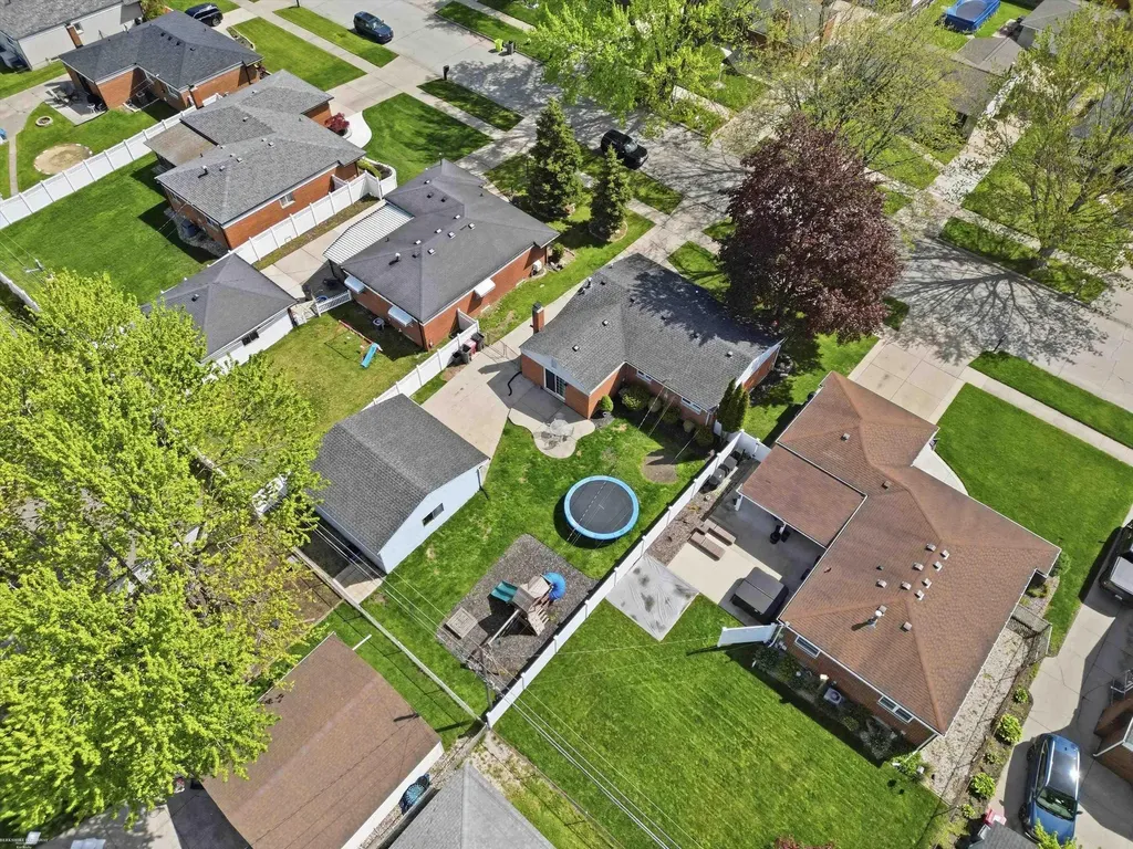 35323 Simco Drive Clinton Charter Township MI 48035