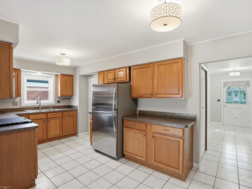 35323 Simco Drive Clinton Charter Township MI 48035