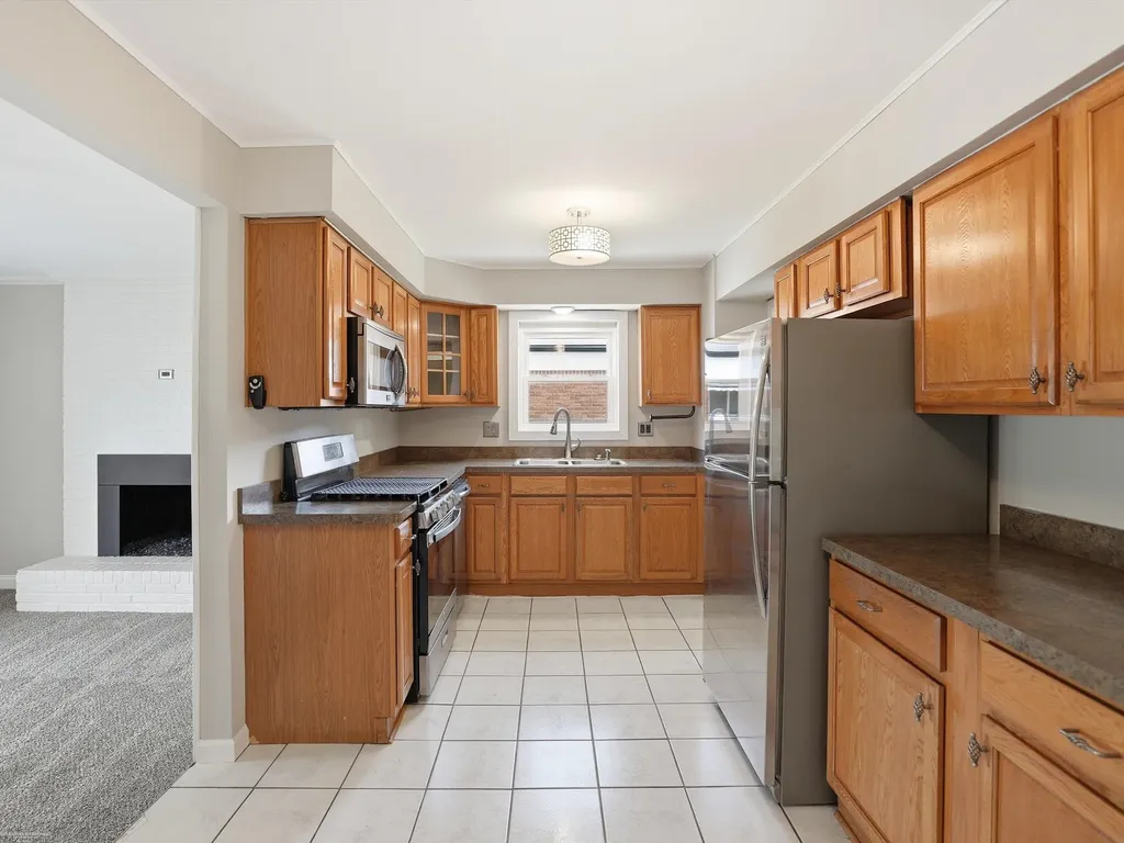 35323 Simco Drive Clinton Charter Township MI 48035