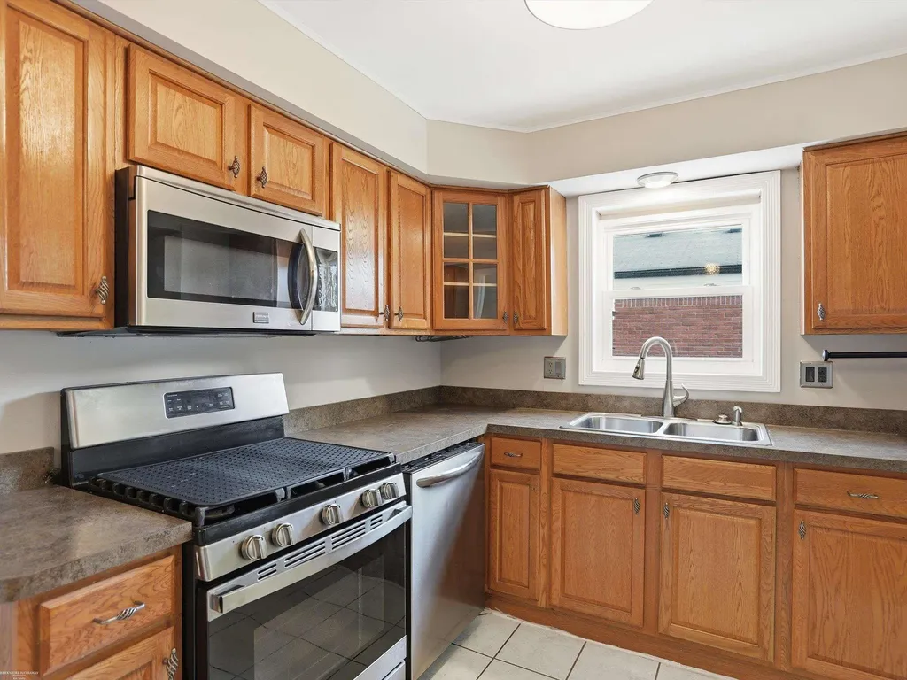 35323 Simco Drive Clinton Charter Township MI 48035