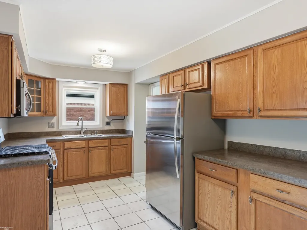 35323 Simco Drive Clinton Charter Township MI 48035
