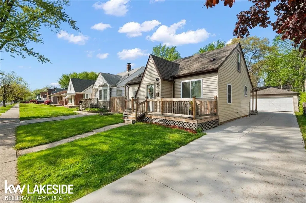 20511 Kenosha Street Harper Woods City MI 48225