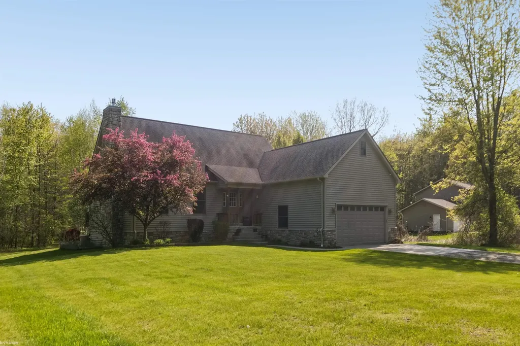 6527 Genaw Road Clay Township MI 48001