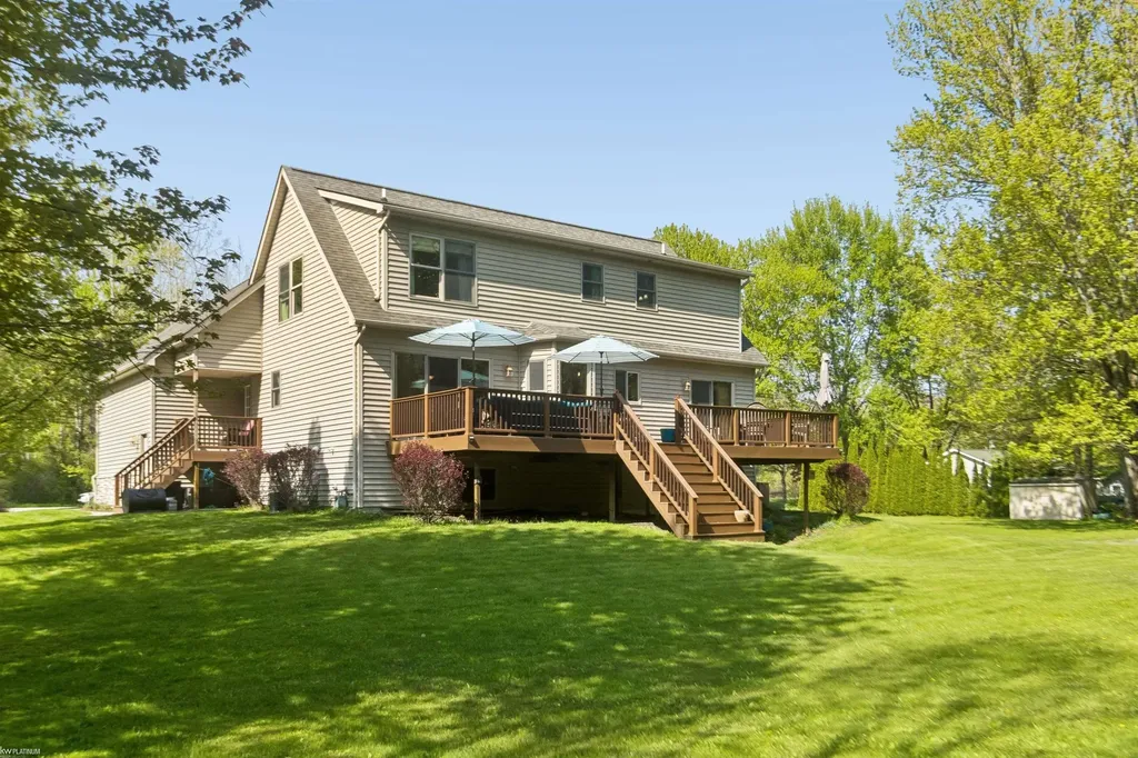 6527 Genaw Road Clay Township MI 48001