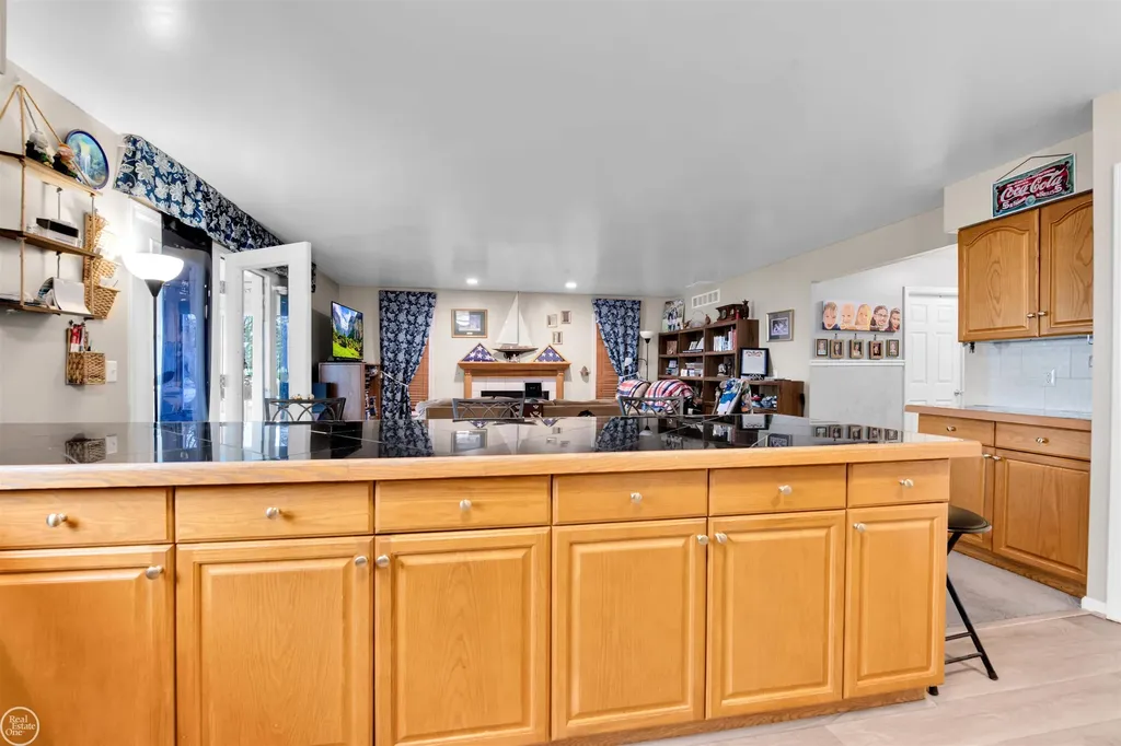 37330 Lakeshore Drive Harrison Charter Township MI 48045