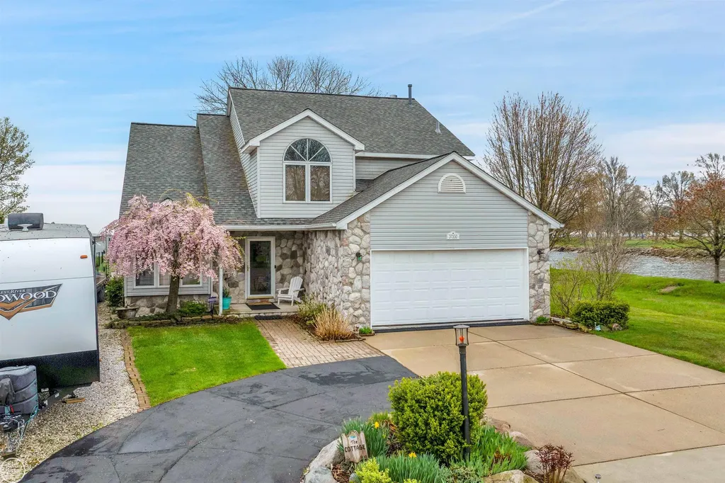 37330 Lakeshore Drive Harrison Charter Township MI 48045