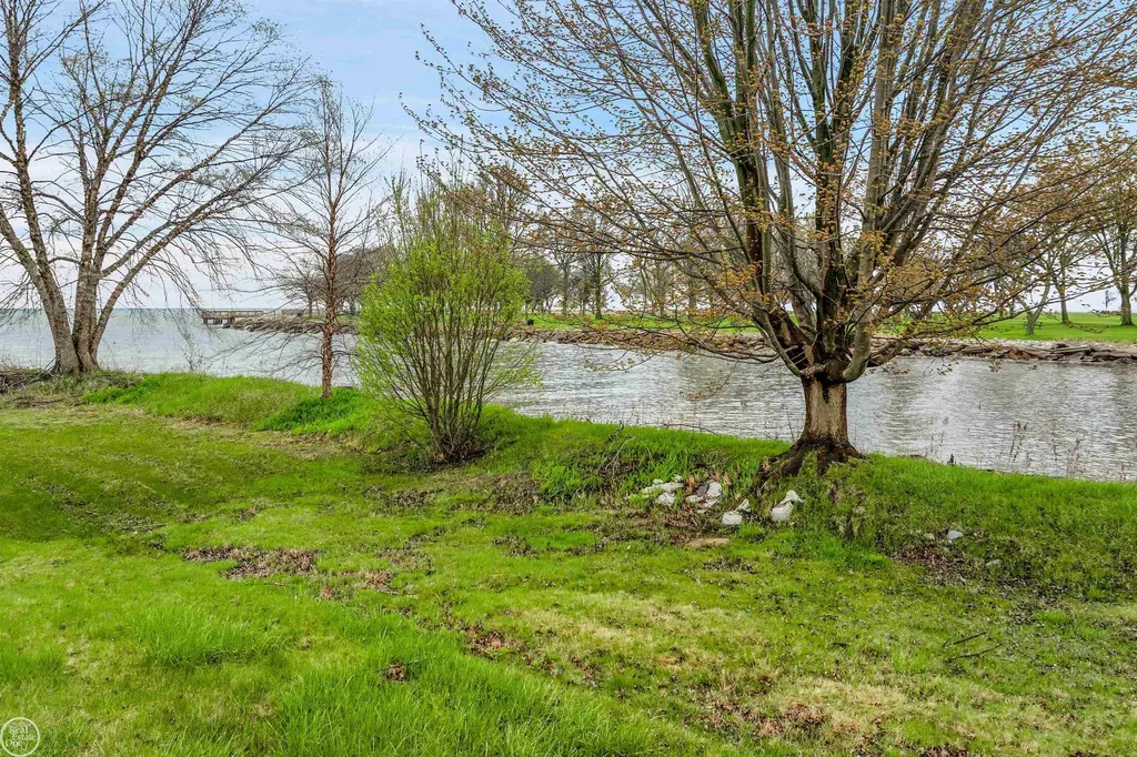 37330 Lakeshore Drive Harrison Charter Township MI 48045