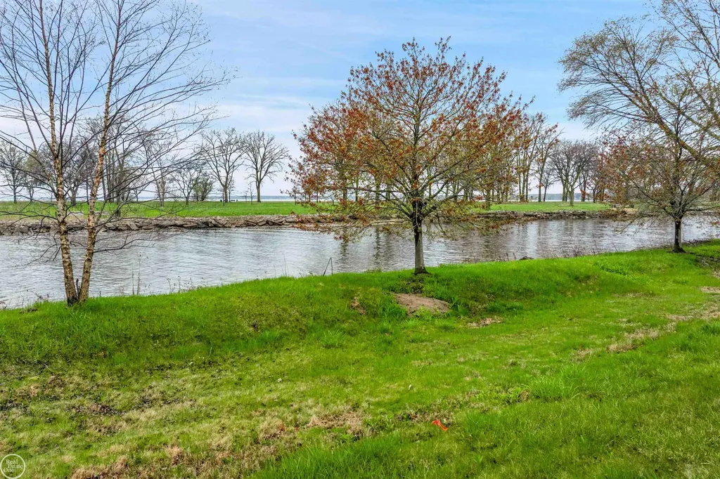37330 Lakeshore Drive Harrison Charter Township MI 48045