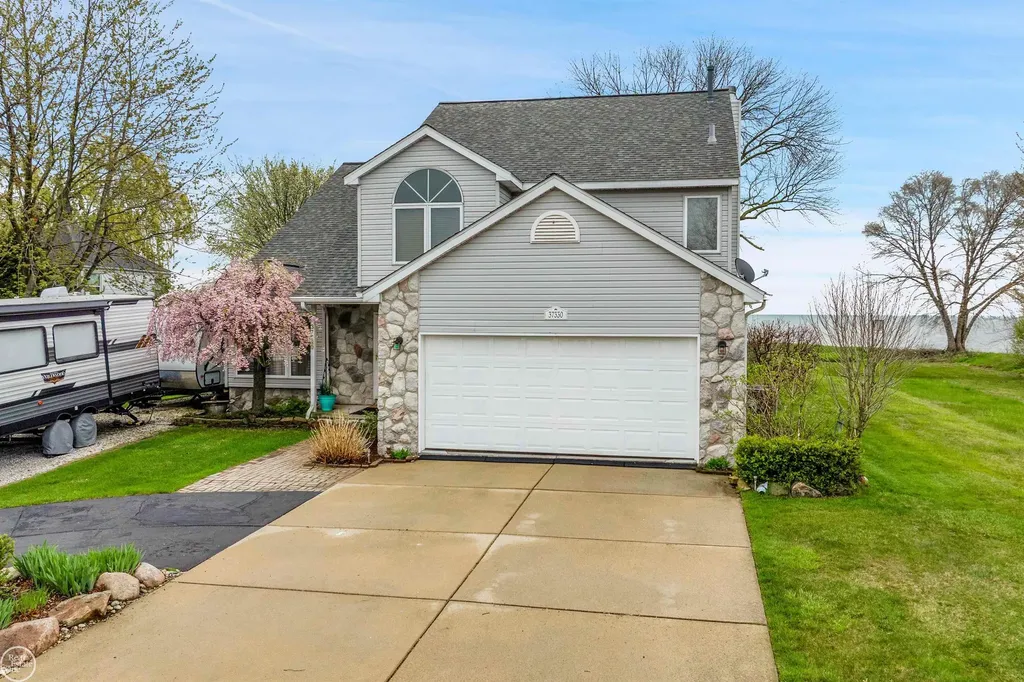 37330 Lakeshore Drive Harrison Charter Township MI 48045
