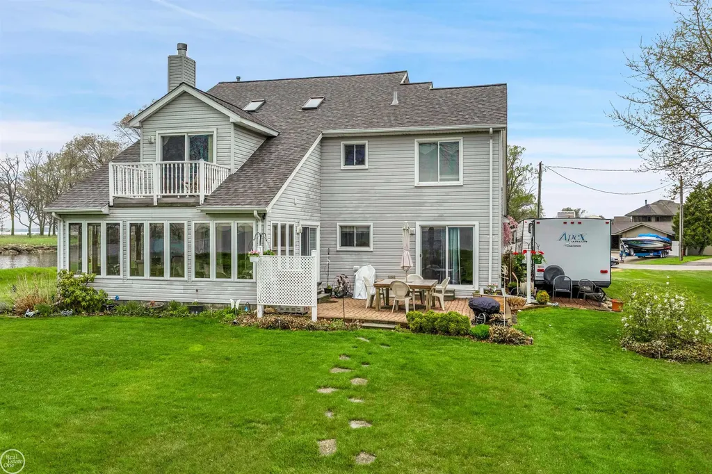 37330 Lakeshore Drive Harrison Charter Township MI 48045