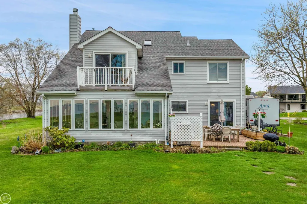 37330 Lakeshore Drive Harrison Charter Township MI 48045