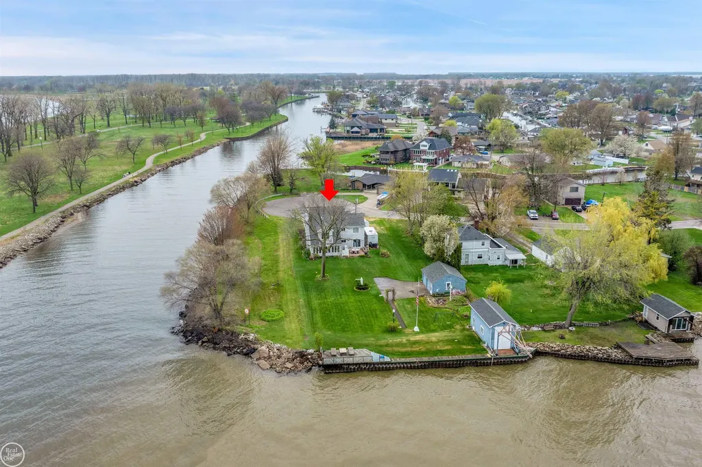37330 Lakeshore Drive Harrison Charter Township MI 48045
