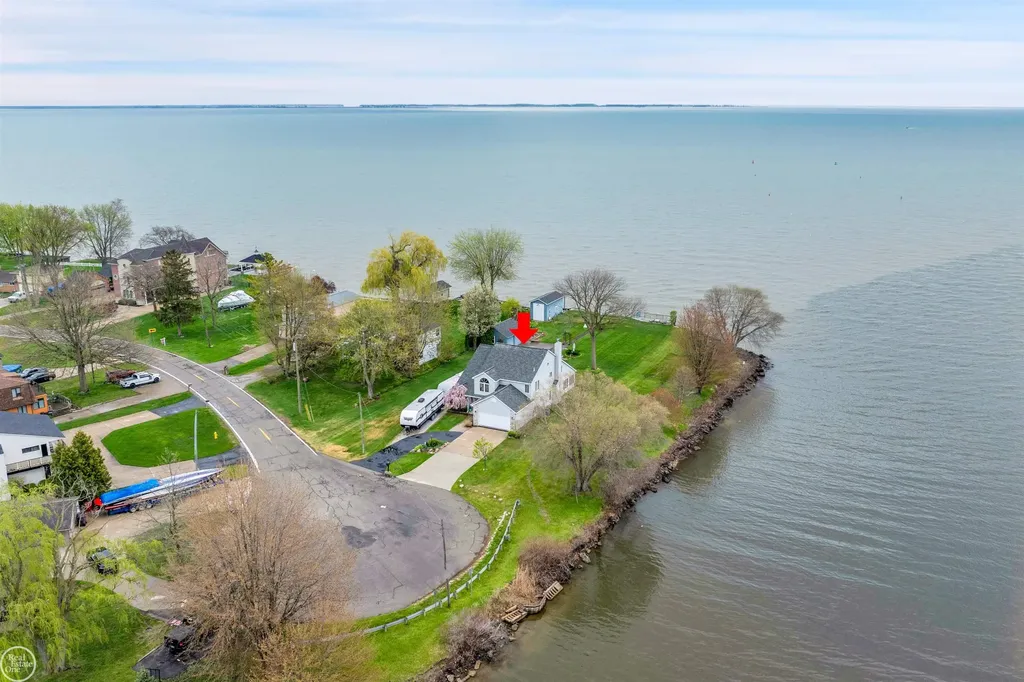 37330 Lakeshore Drive Harrison Charter Township MI 48045