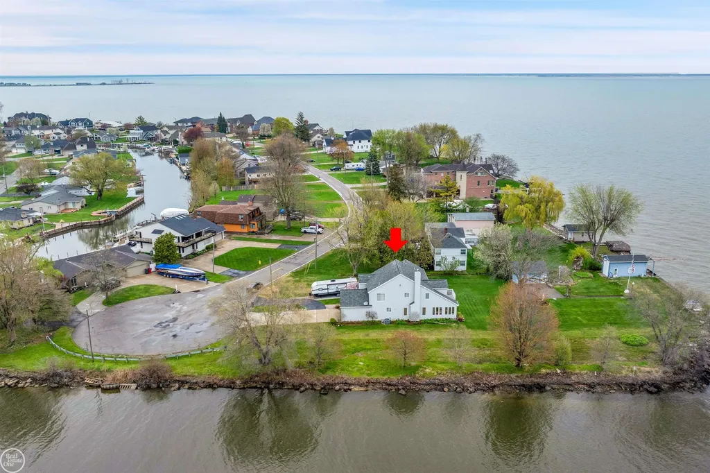 37330 Lakeshore Drive Harrison Charter Township MI 48045