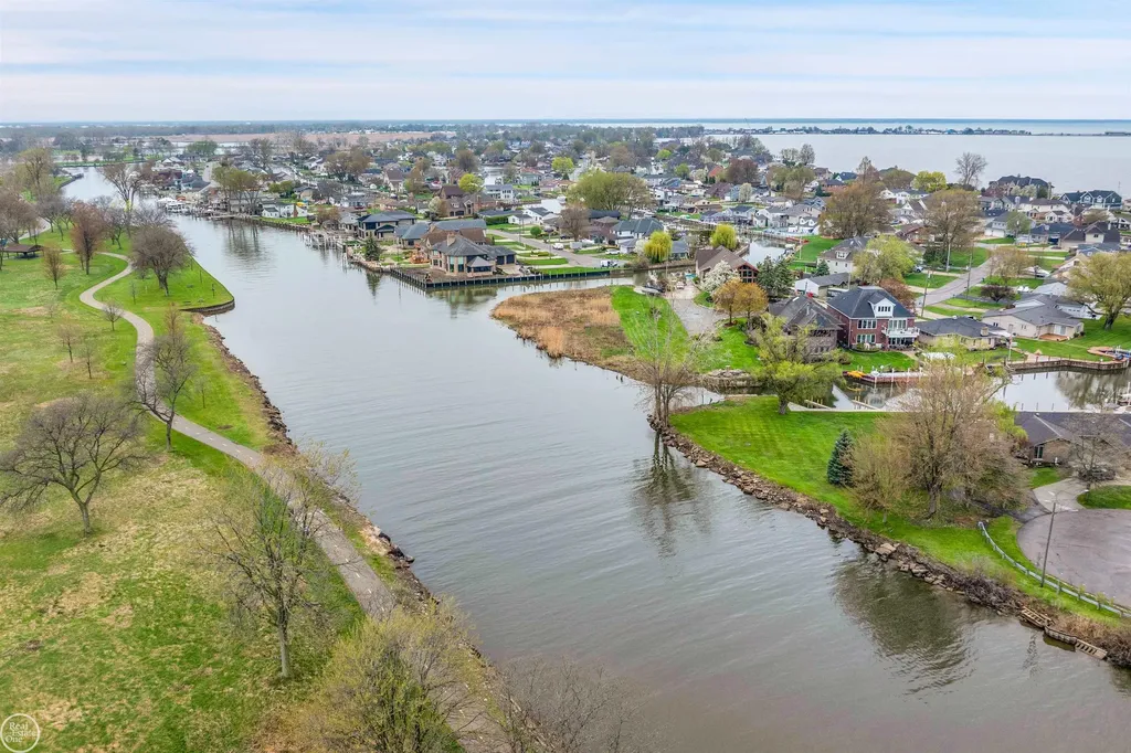 37330 Lakeshore Drive Harrison Charter Township MI 48045