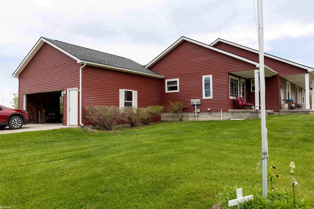 2688 Harrington Road Brown City City MI 48416