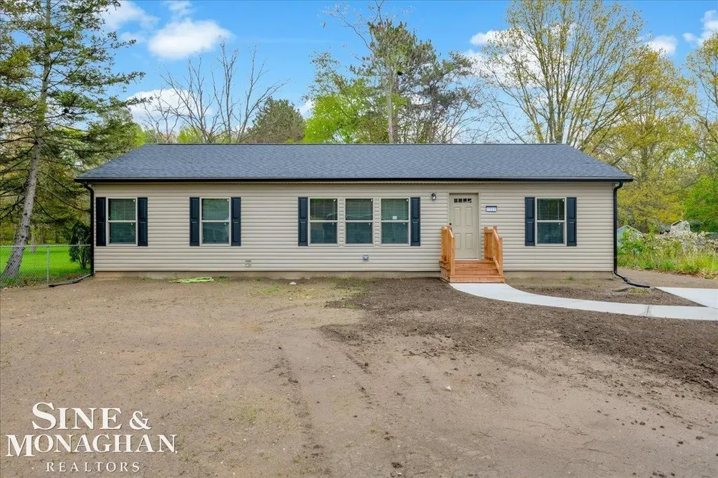 2060 Washington Street Algonac City MI 48001