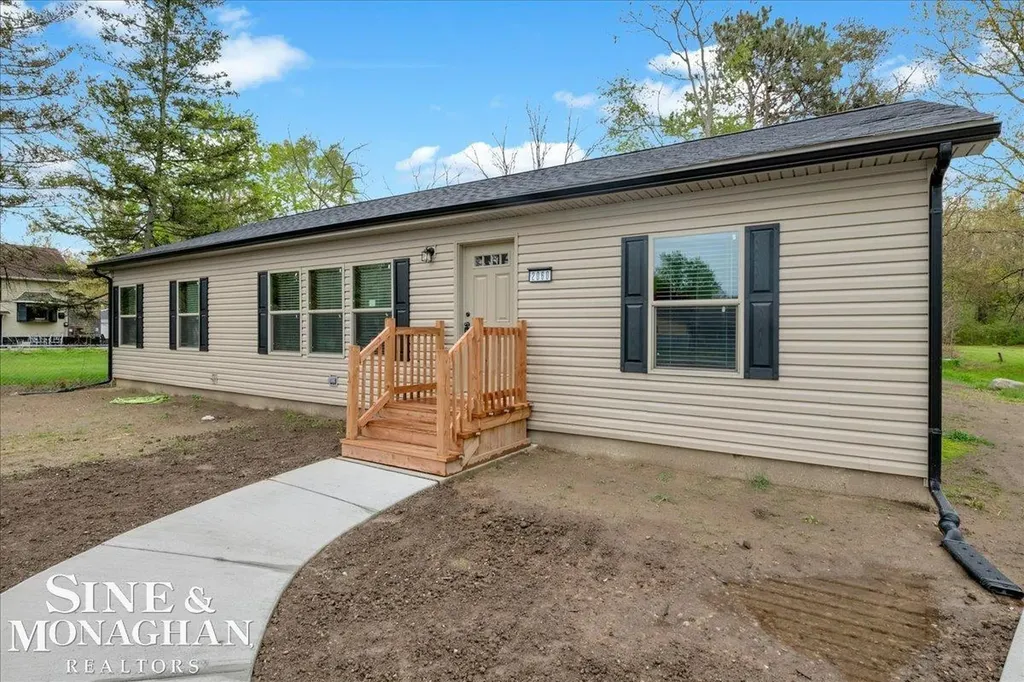 2060 Washington Street Algonac City MI 48001